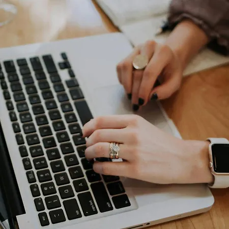 - The Niu, Mill Muelheim, An Ihg Kolín nad Rýnem