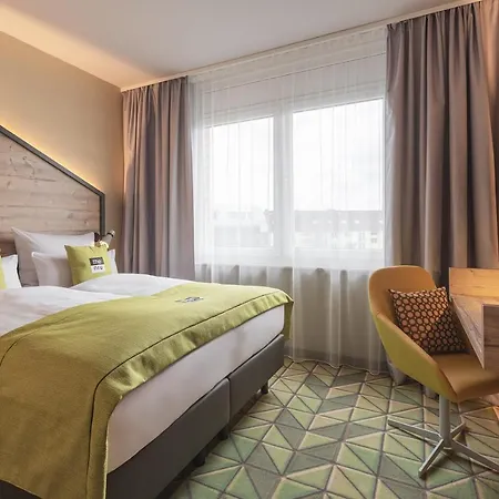 - The Niu, Mill Muelheim, An Ihg 3* Köln