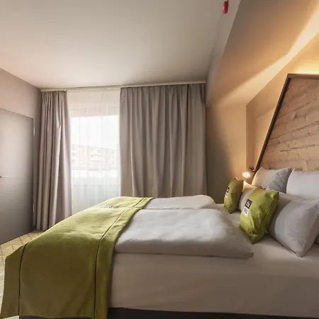 - The Niu, Mill Muelheim, An Ihg 3* Cologne