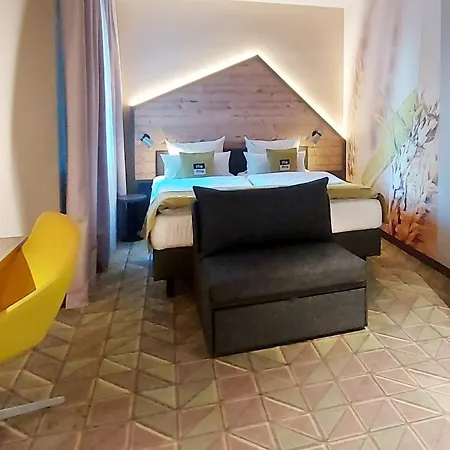 - The Niu, Mill Muelheim, An Ihg Hotel